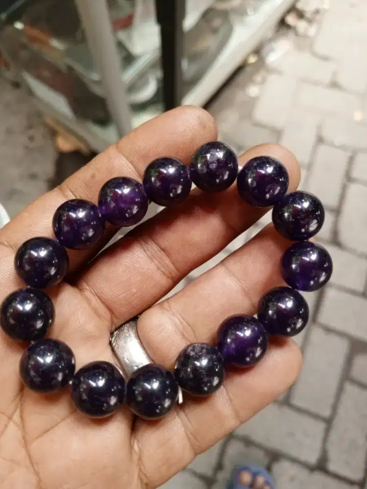 Gelang batu kecubung