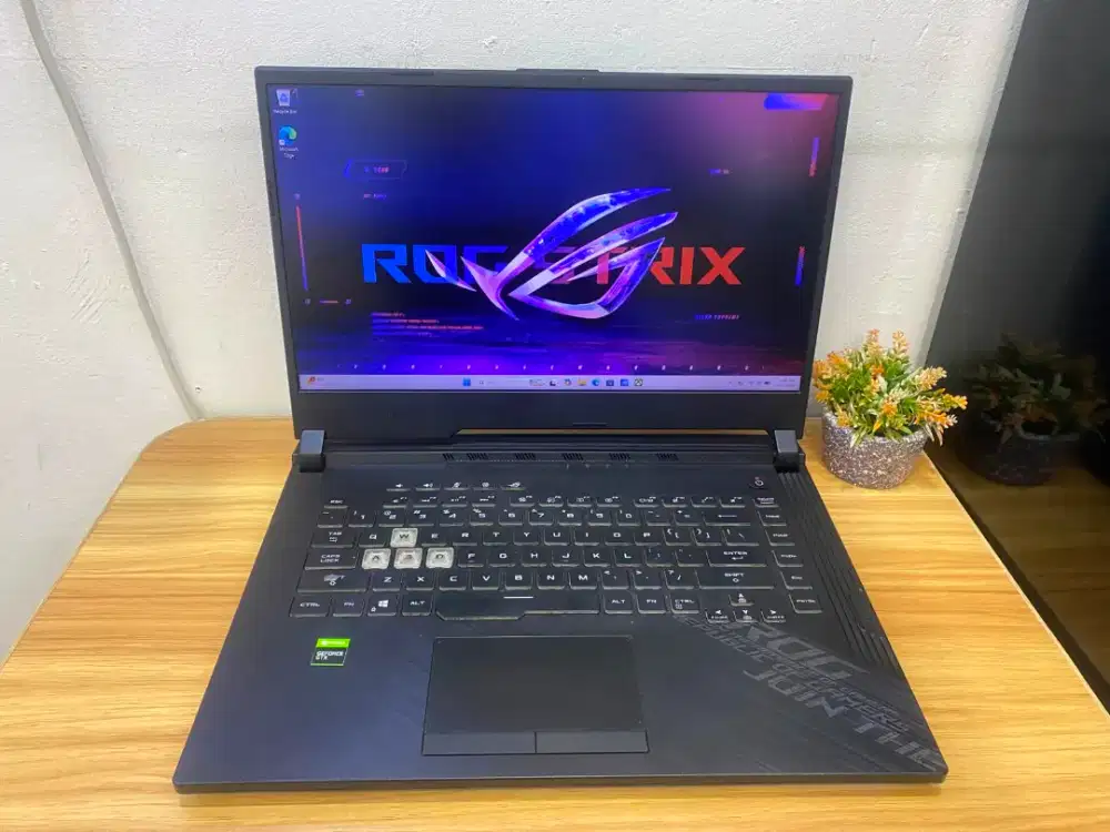 ASUS ROG STRIX G512
Core i5 10300H/8GB/512GB/GTX 1650 Ti 4GB/15,6 FHD