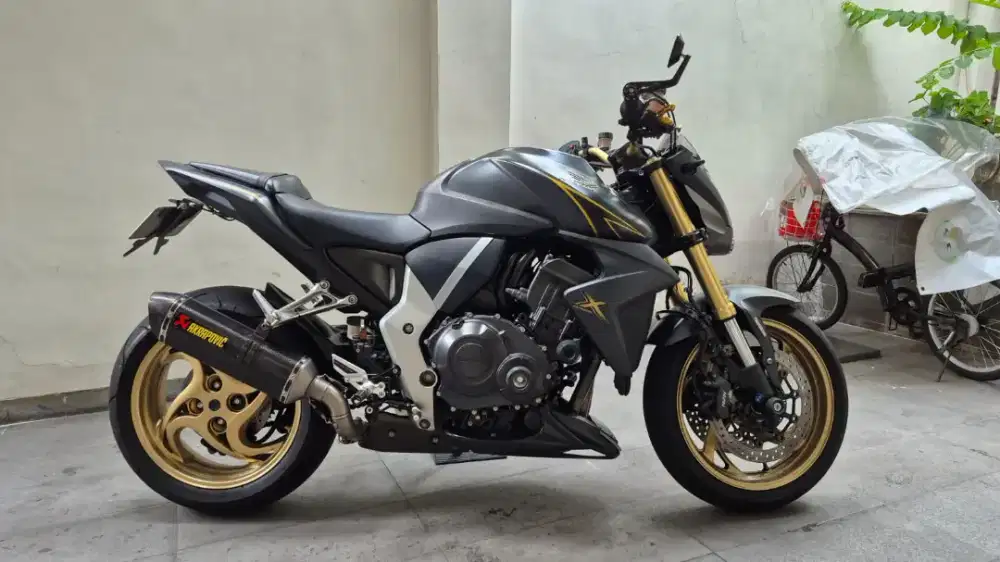 Honda CB1000r 2012 km 17 rb