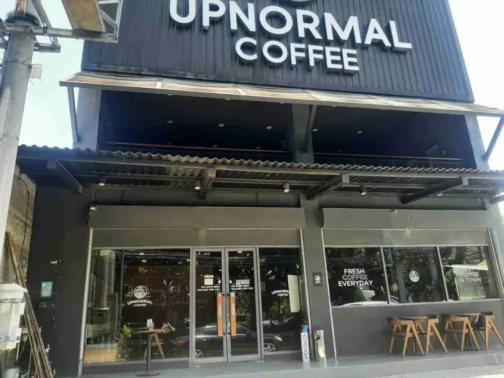 Komersial Area Nginden Semolo
 Dipake Resto (bisa dikosongkan)
LT: 433 (20x21.5)
LB: 550 (4 lantai)
Hadap: Utara
SHM
Harga: 12 M nego tipis