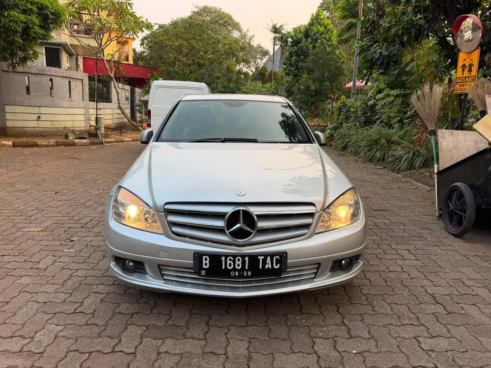 Mercedes Benz C200 CGI AT 2011 Km Rendah