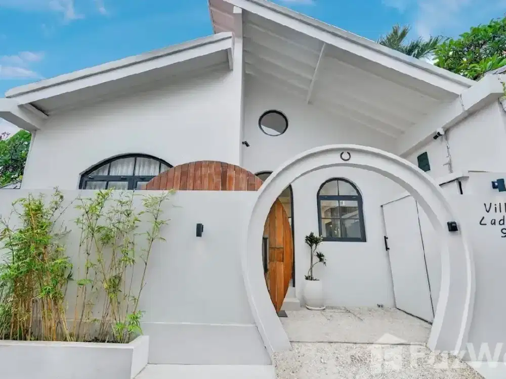 2 Bedroom Villa for sale in Berawa, Bali