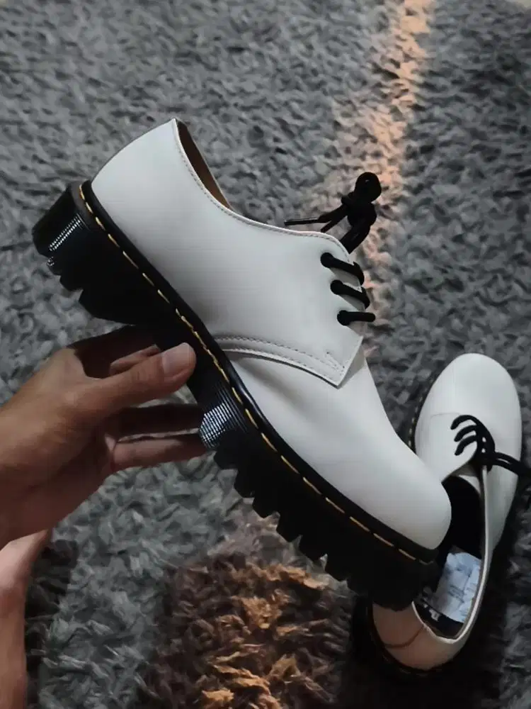 Sepatu Dr marten