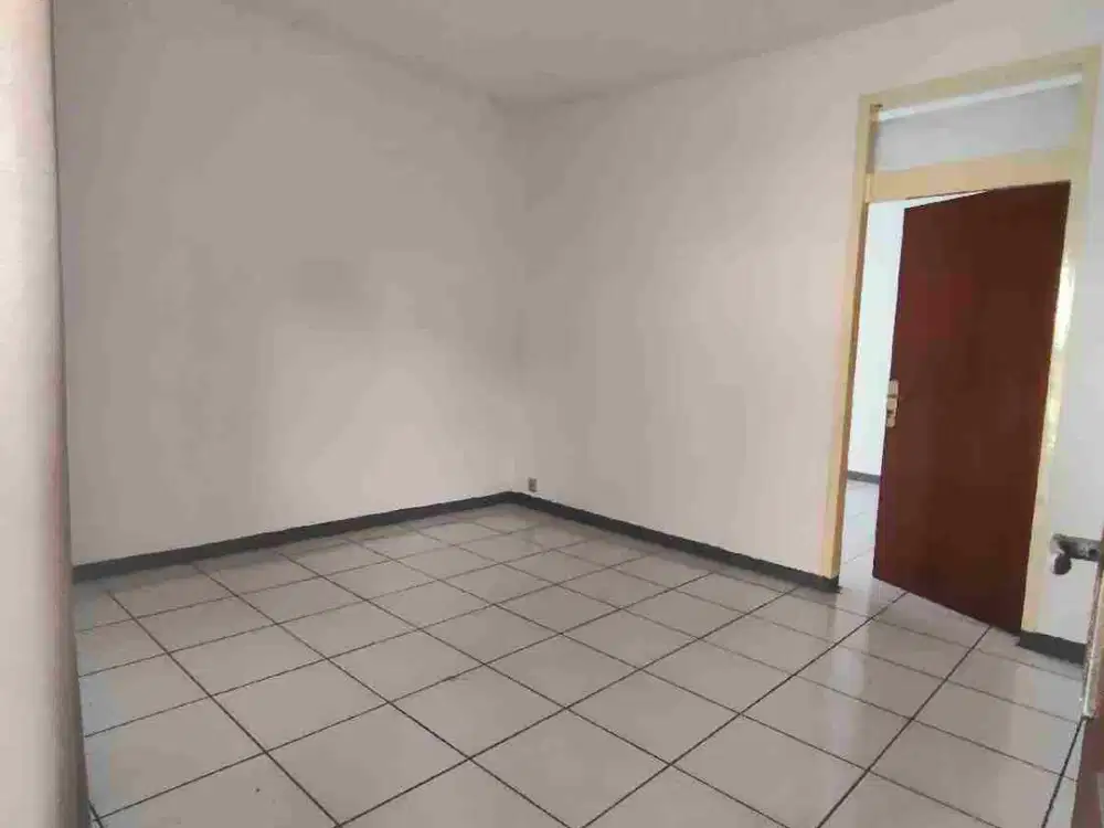 disewakan rumah di sayap sudirman siap huni untuk rumah tinggal atau kantor