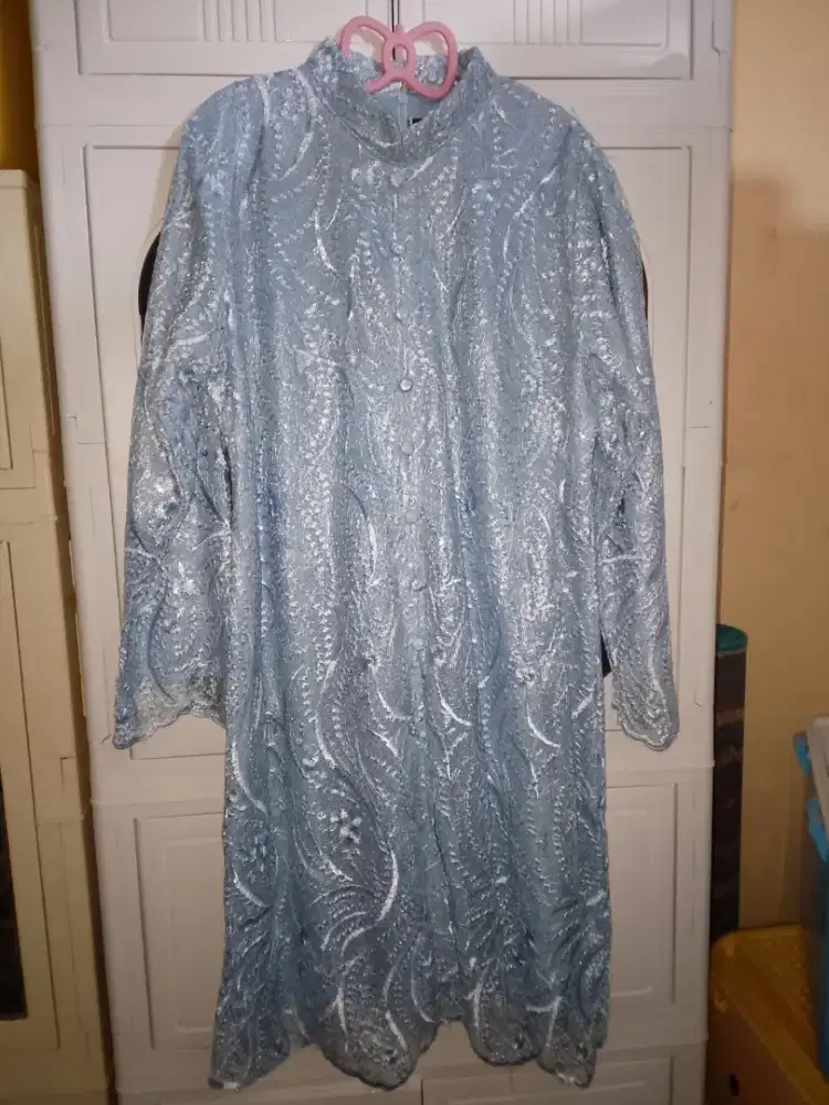 Kebaya brokat baby blue