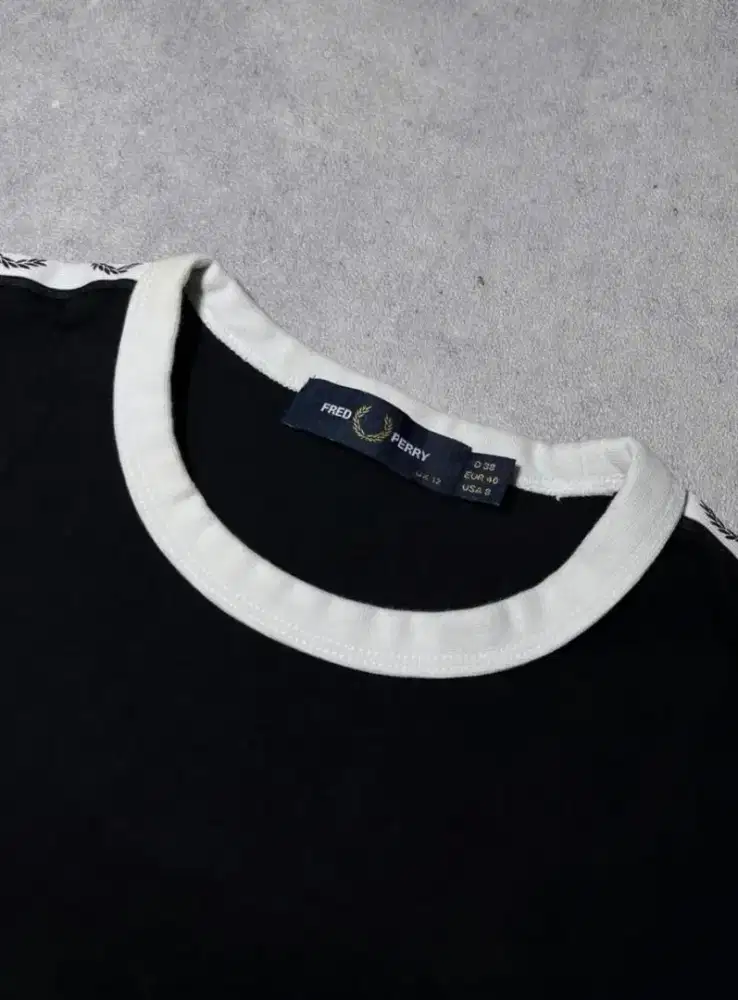 Baju Fred Perry