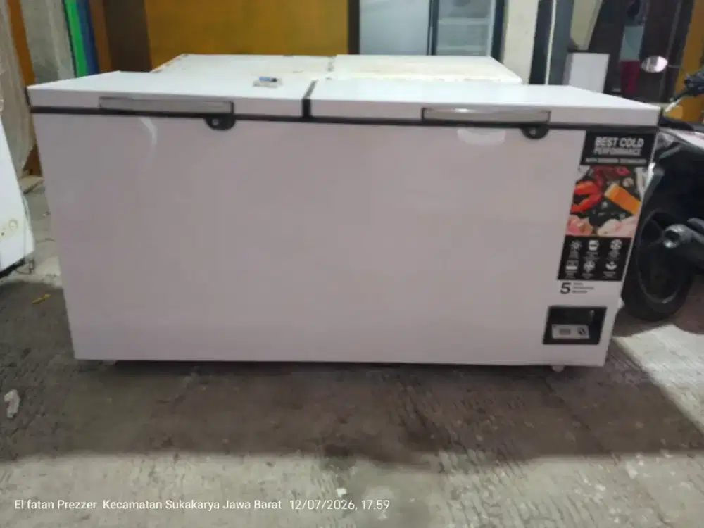 Jual prizer boxmerek GEA kapasitas 600 liter