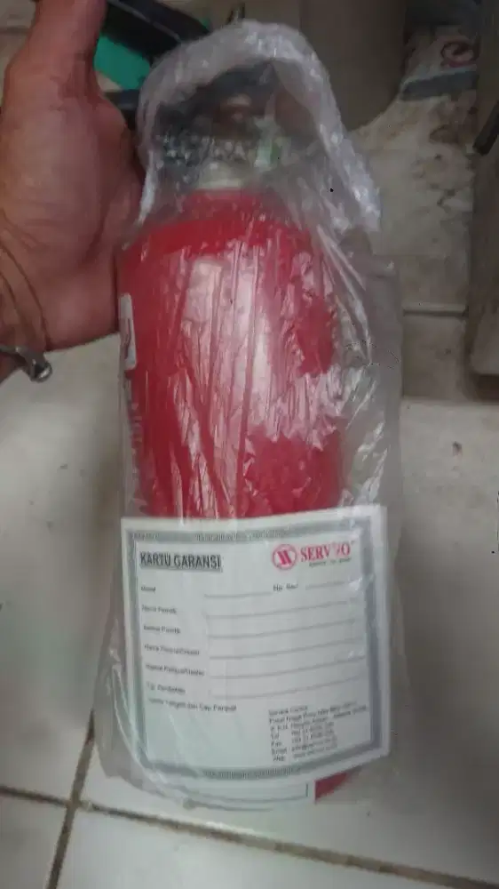 Apar pemadam api masih segel