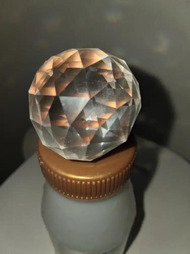 Jual bola Cristal bening dengan potongan Geometris yg mantul kn cahaya