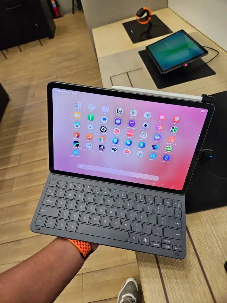 Samsung Tab S10 Lite Bonus Keyboard, Speaker Premium Dan Charger 45W
