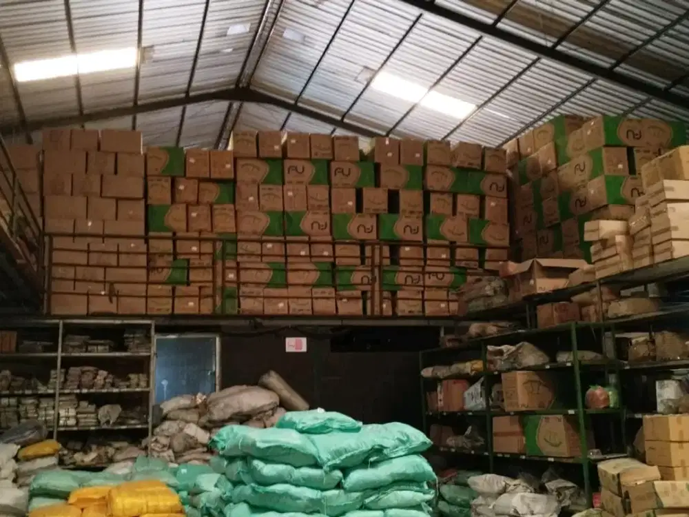 DISEWAKAN GUDANG MANUKAN WETAN 60