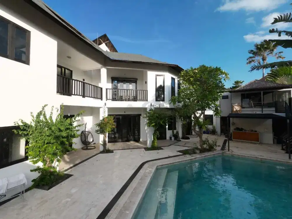 6-Bedroom Villa in Pererenan 5 Minutes from Echo Beach