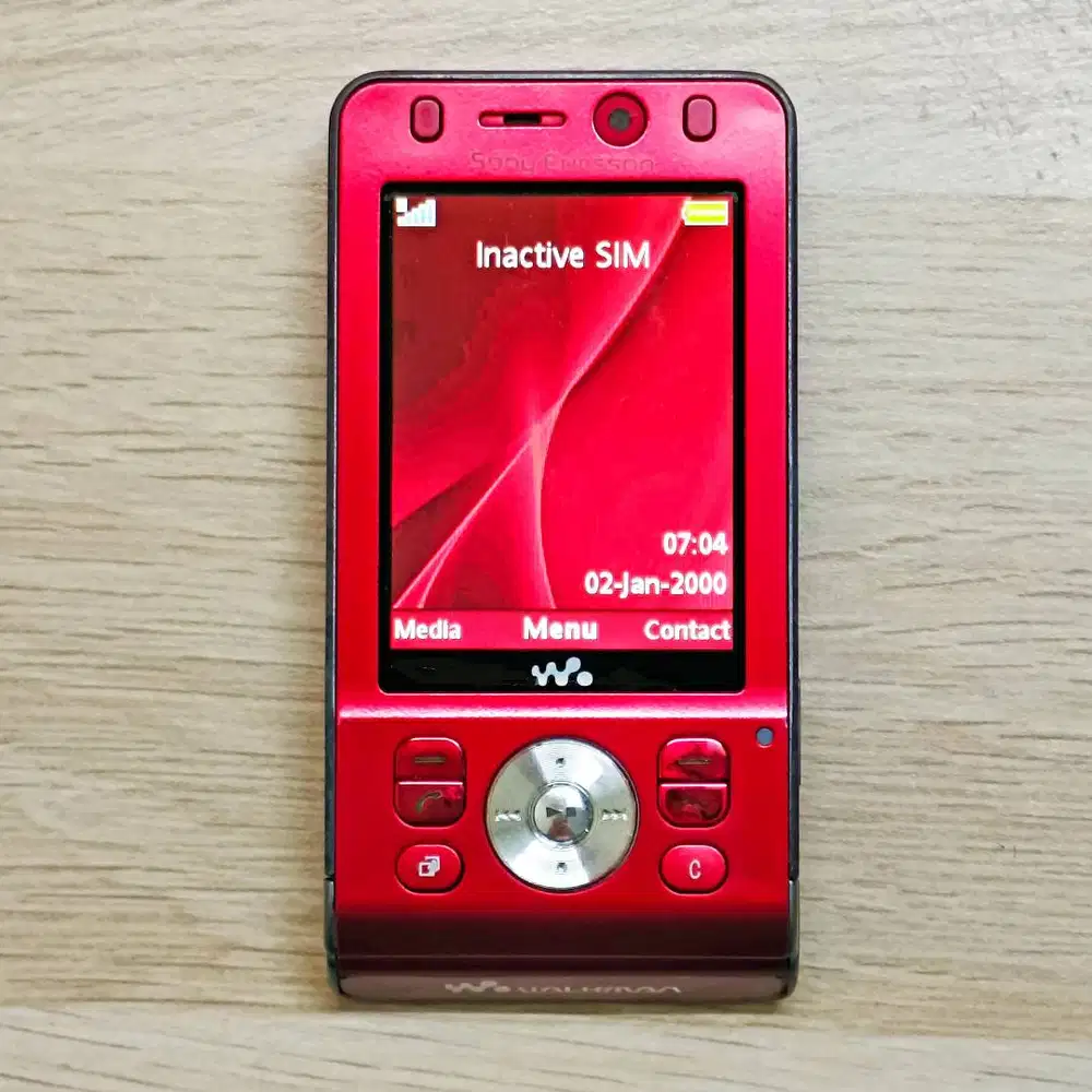 Sony Ericsson Walkman MEGA Bass W910 W910i Warna Merah Hearty Red
