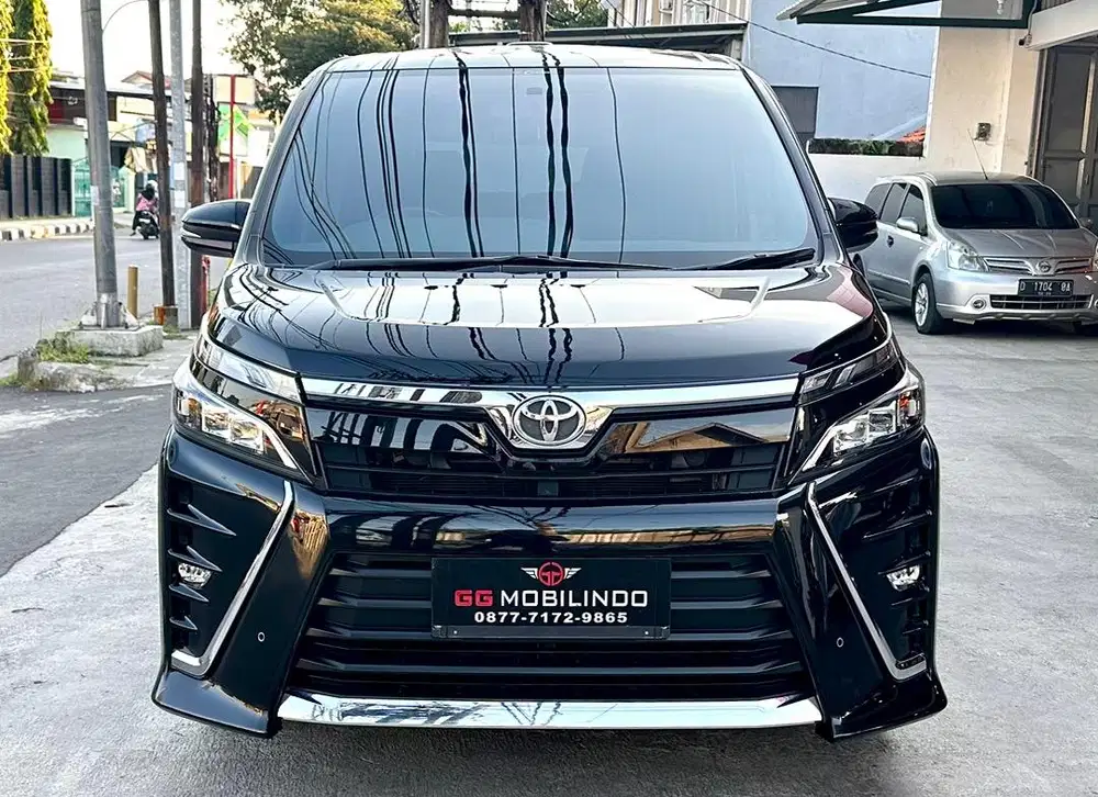 Toyota Voxy 2.0 Automatic Th 2017