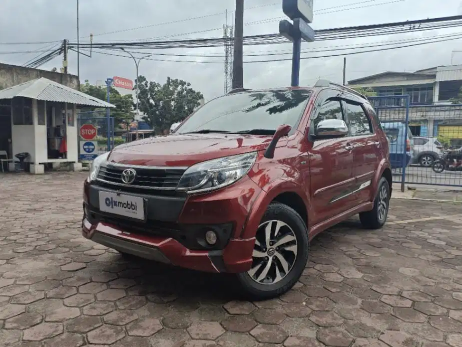 DP Murah Toyota Rush  1.5 TRD Sportivo Bensin-AT 2015 Merah