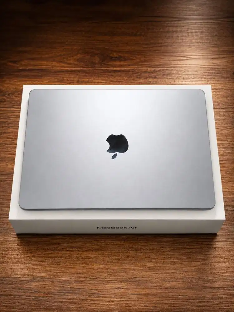 Macbook Air M2 8/256 GB FULLSET!! NEGO