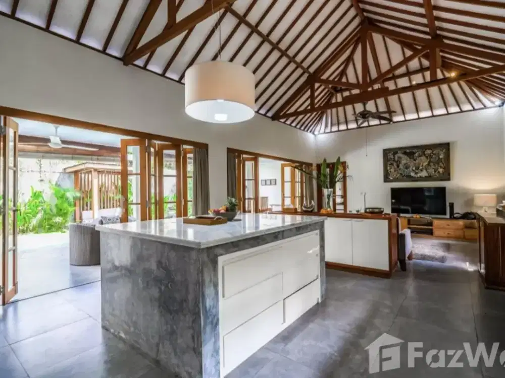 3 Bedroom Villa for sale in Batu Bolong, Bali