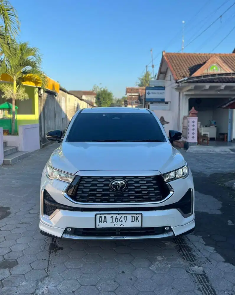 INNOVA ZENIX Q HYBRID MODELISTA