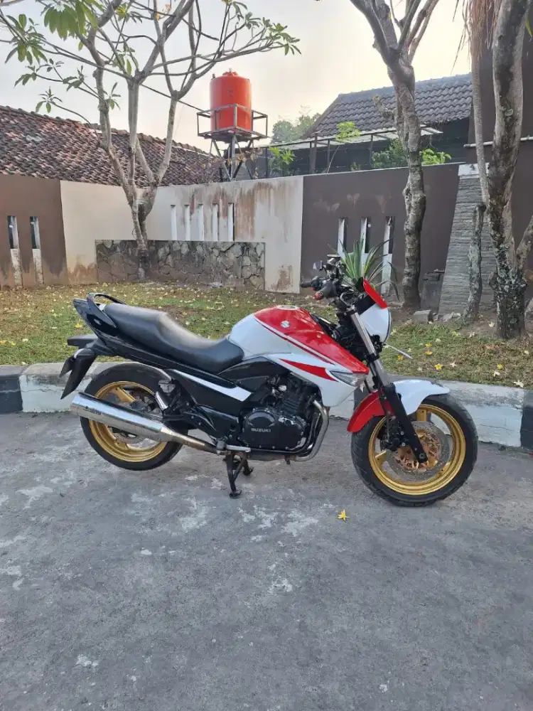 Suzuki Inazuma Gw 250