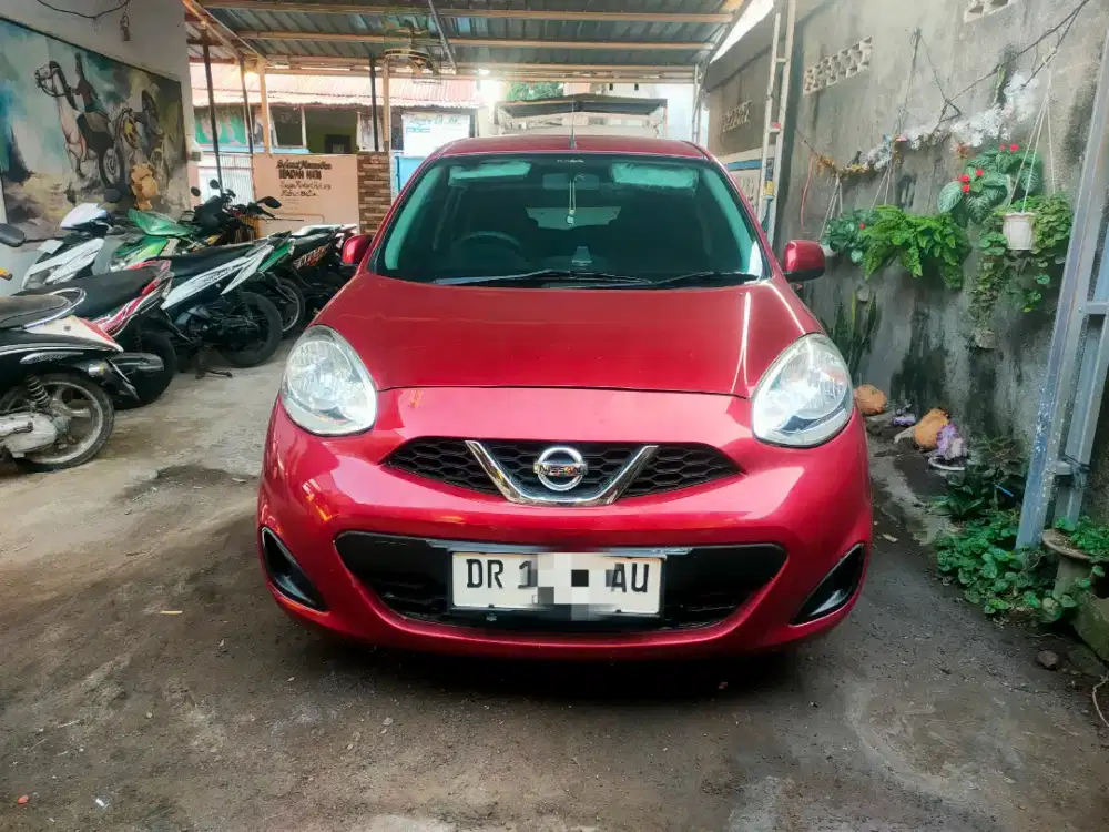 Nissan March 2013