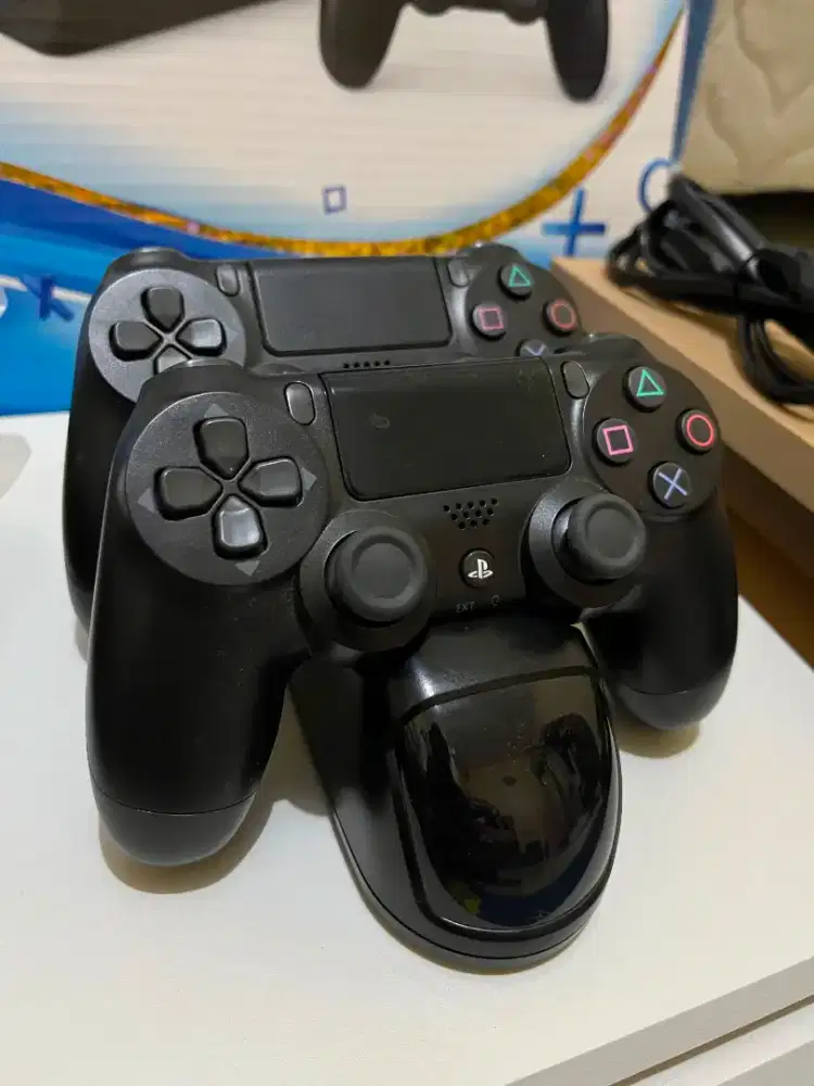 Ps4 slim hen 1 TB jarang pakai