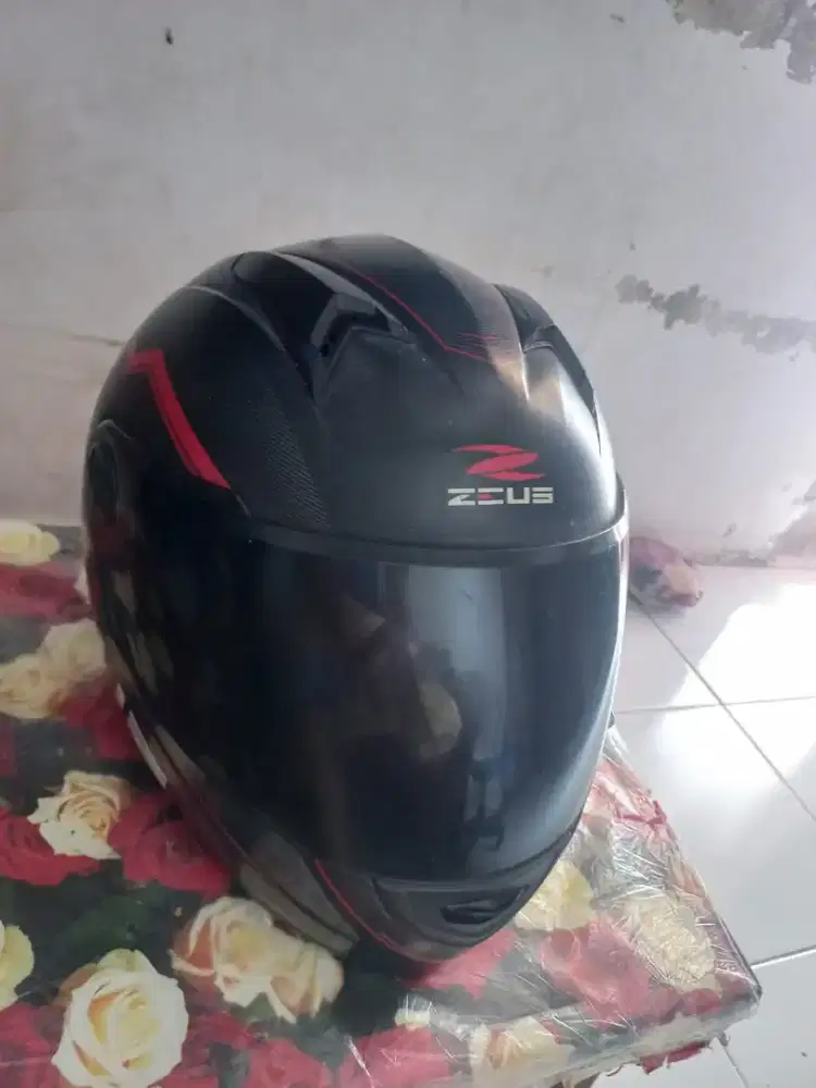 Dijual helm zeus full face