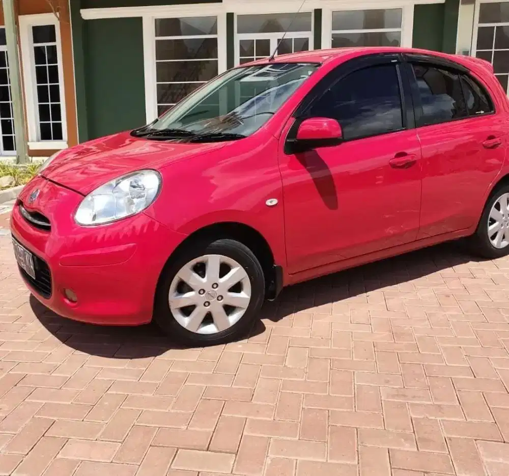 Nissan march 2012