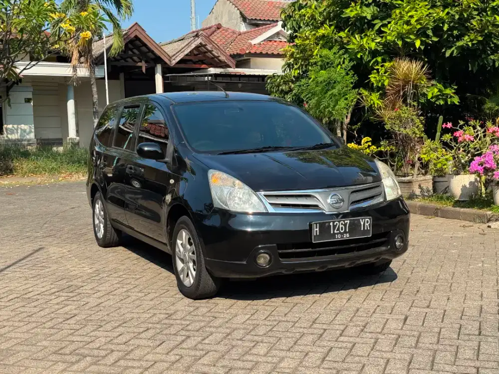 Nissan Grand Livina 2011