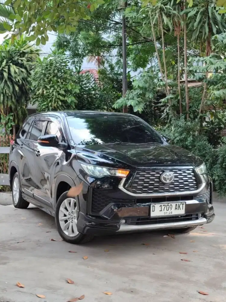 LowKm! Toyota Kijang Innova Zenix V hybrid modelista 2023 hitam