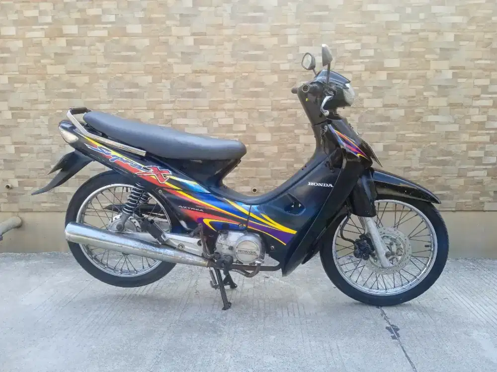Dijual Honda Supra x old th 2004 mulus komplit siap pakai DKI