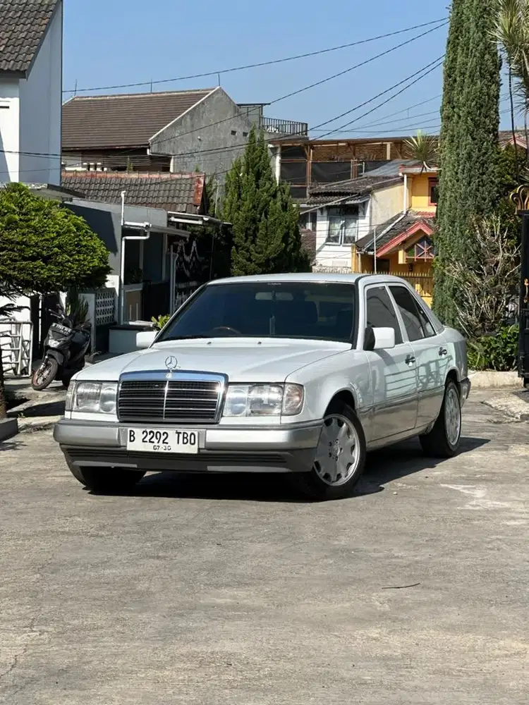 Mercedes-Benz E300 1991 Bensin