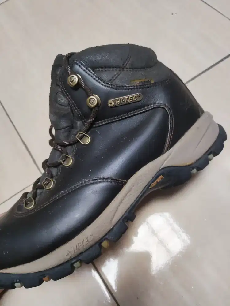 Sepatu hiking dan santai