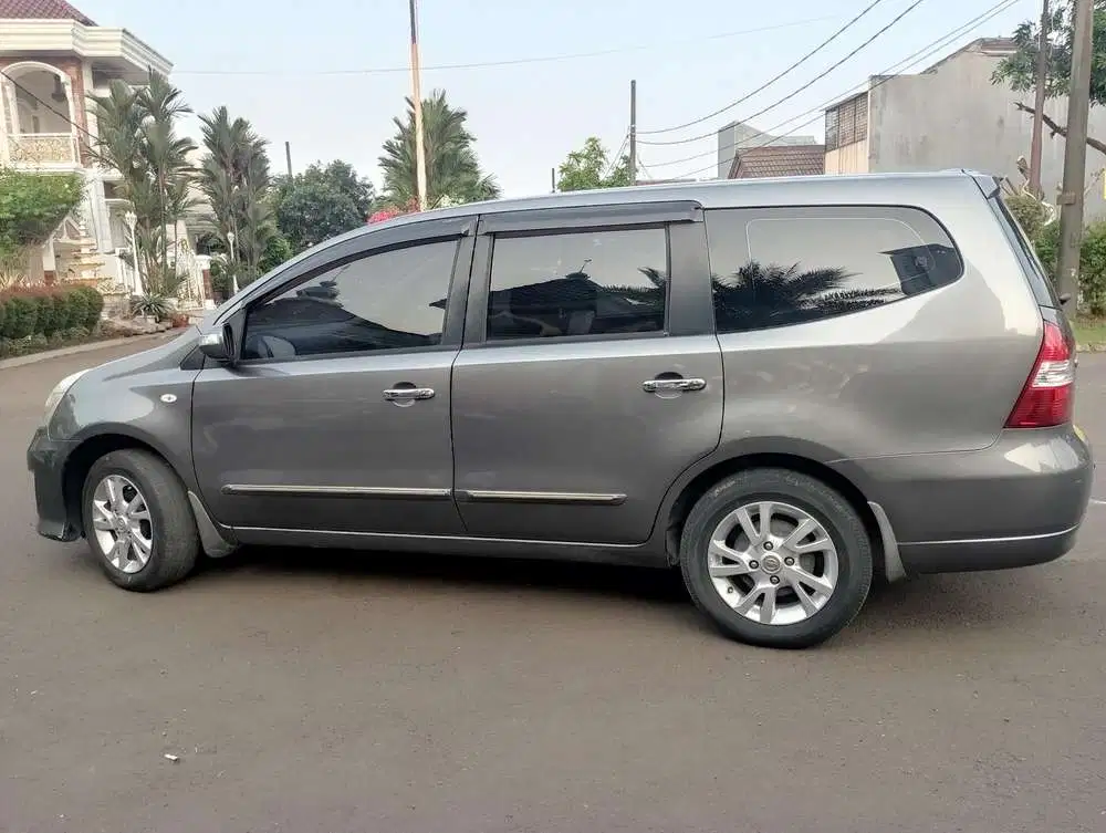 Nissan Livina 2013 Bensin