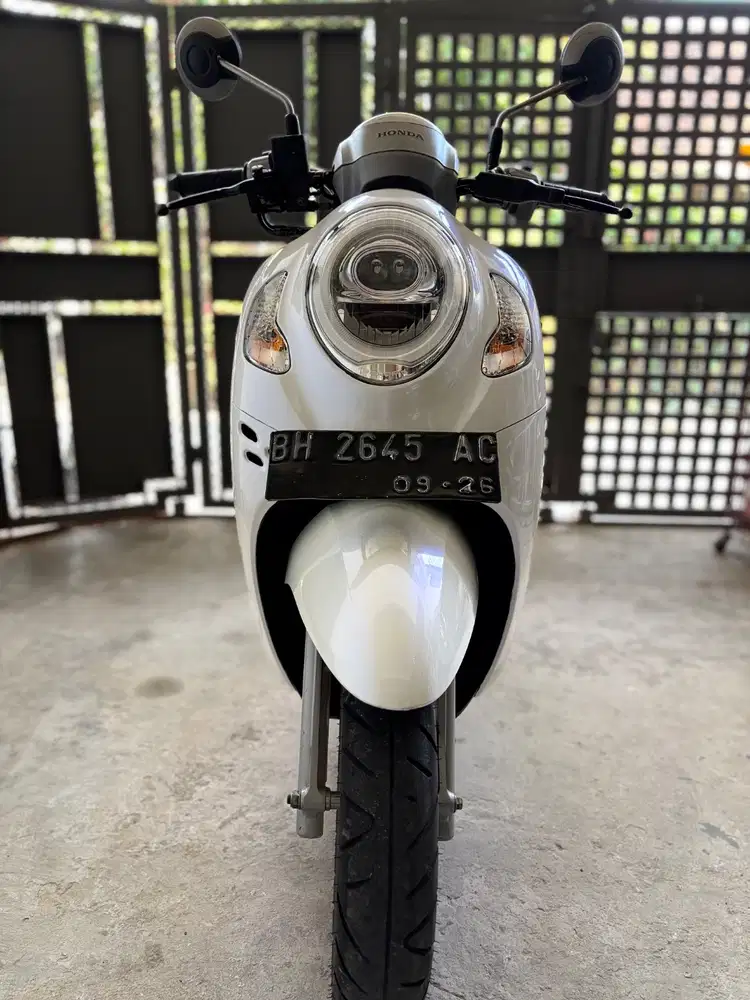 Jual Cepat Scoopy 2021 Keyless Putih, Orisinil Tangan Pertama Km renda