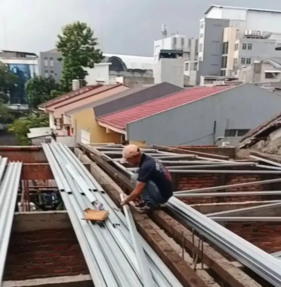 TukanG Buat Partisi..plafon .atap bocor