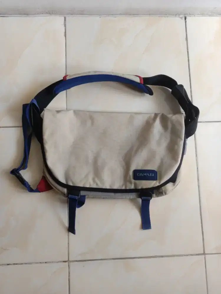Tas selempNg crumpler krem