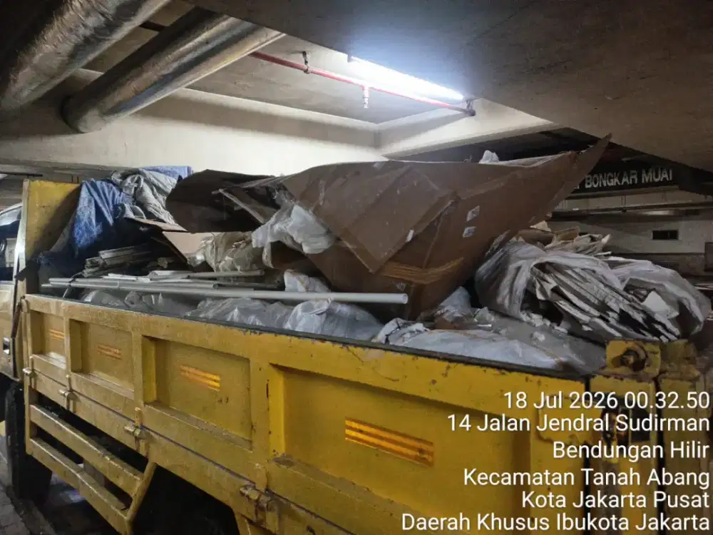 Jasa buang puing tanah