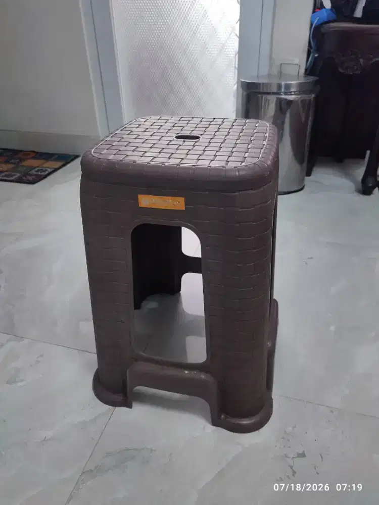 JUAL BANGKU KURSI PLASTIK LION STAR*