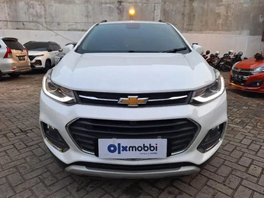 DP MURAH Chevrolet Trax 1.4 Premier Bensin-AT 2018 Putih CTZNB