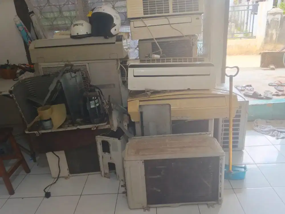 Tampung AC rusak