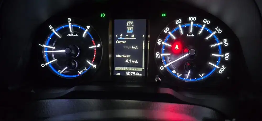 Toyota Innova Reborn V diesel matic 2021