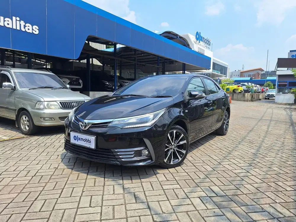 TDP 1 JUTA Toyota Corolla Altis 1.8 V Bensin-AT 2015 Hitam CTAFB