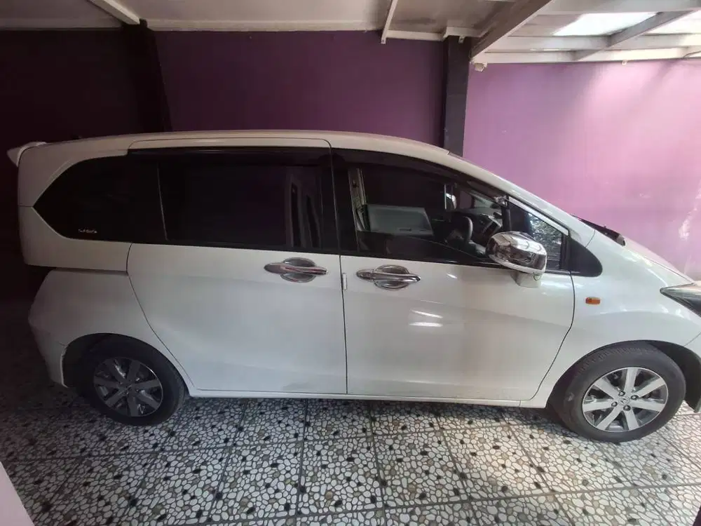 Honda Freed Tahun 2012 KM 93.000 samsat bandung