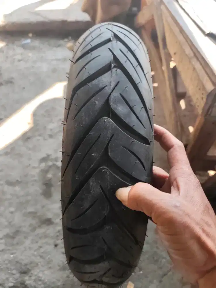 Ban luar IRC 100/80 R14