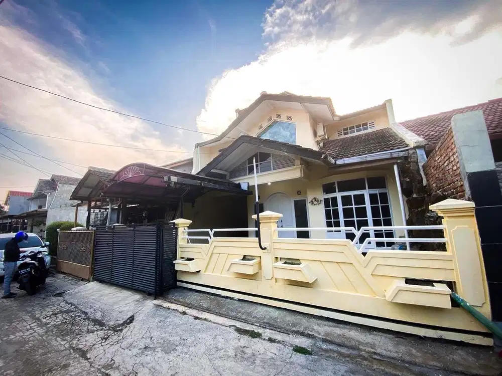 Dijual Rumah 2 1/2 lantai daerah Cibaduyut