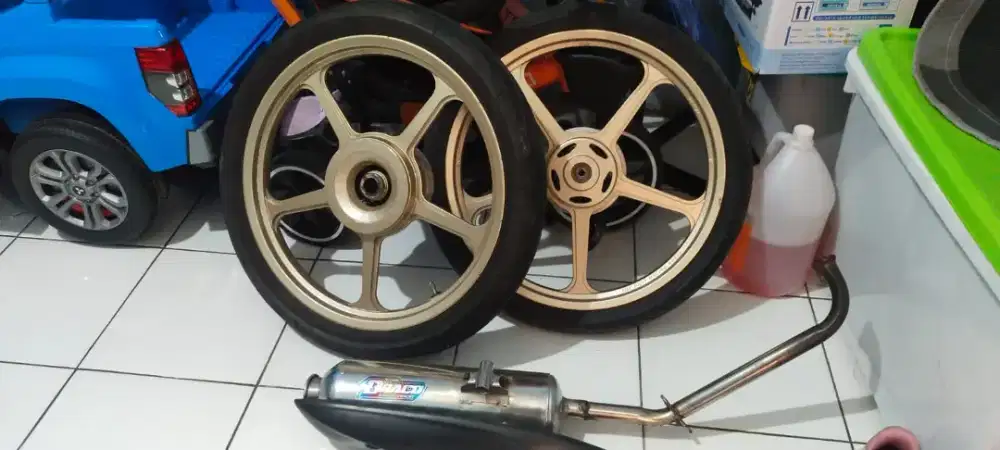 Vlg mandalika r17 bekas nmax old