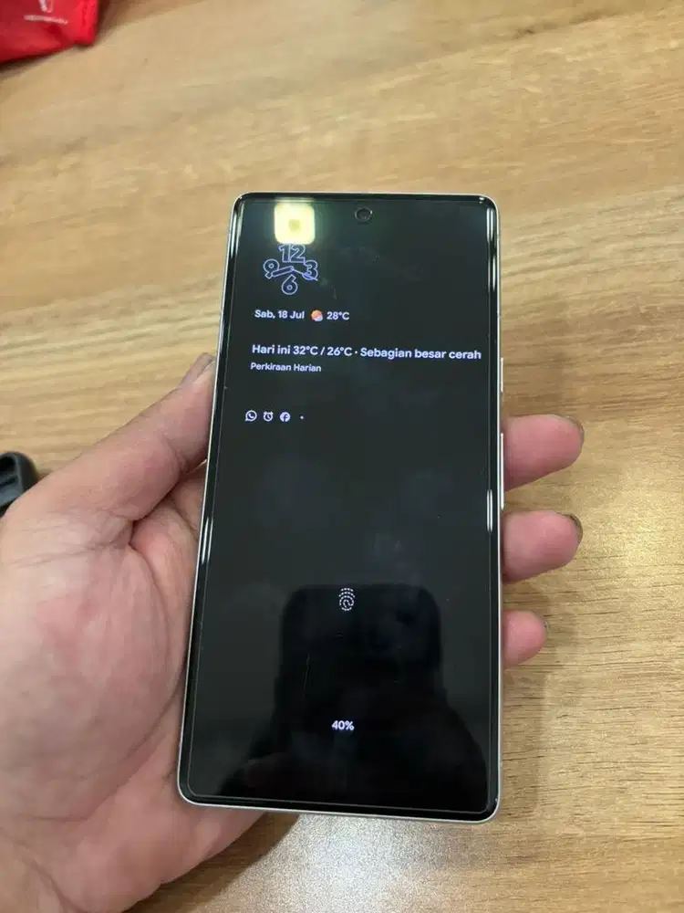 Pixel 7 warna snow white