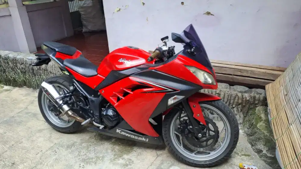 Ninja 250 warna merah