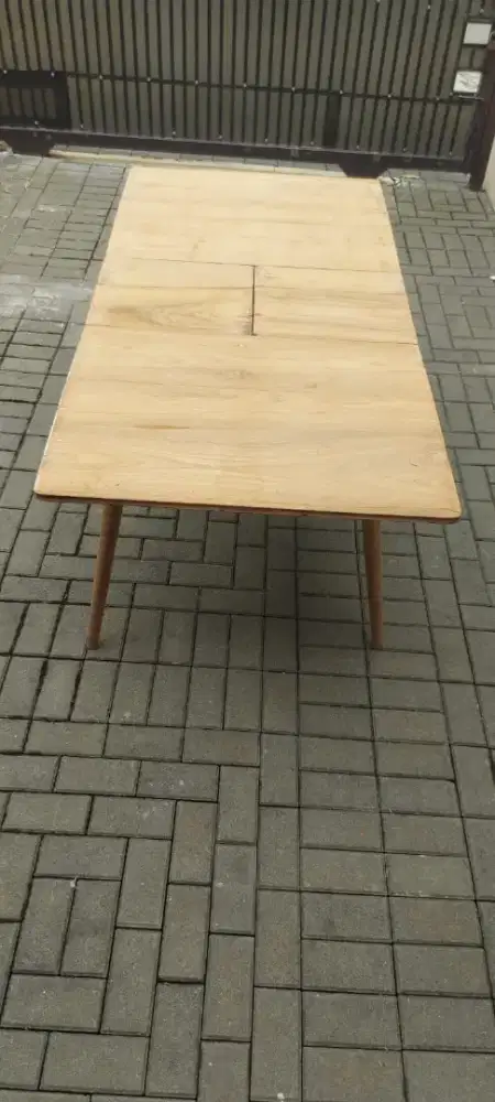 Meja lipat bongkar pasang