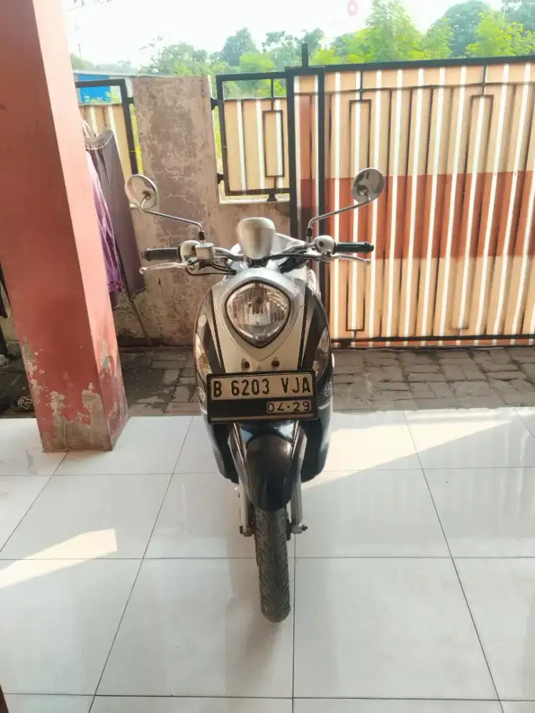 Yamaha Fino hitam putih